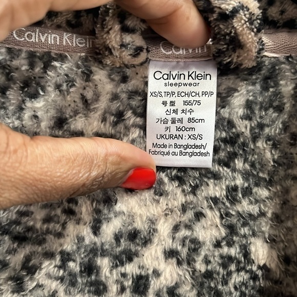 Calvin Klein Womens Size XS/S Animal Print Belted Robe Below Knee Length Soft - Picture 4 of 11